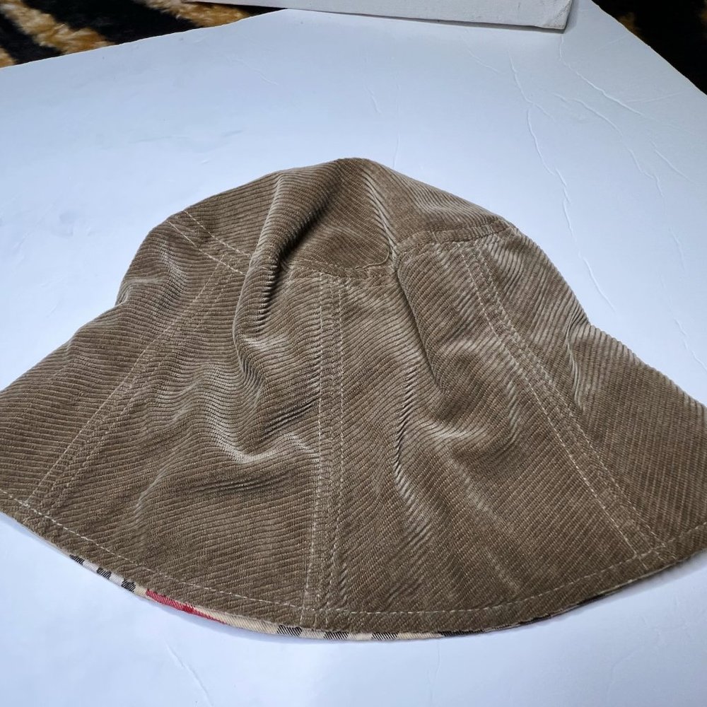 Burberry hat - Picture 4 of 16